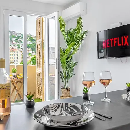 Relaxation & Comfort Design With Ambient Led Apartamento Nice